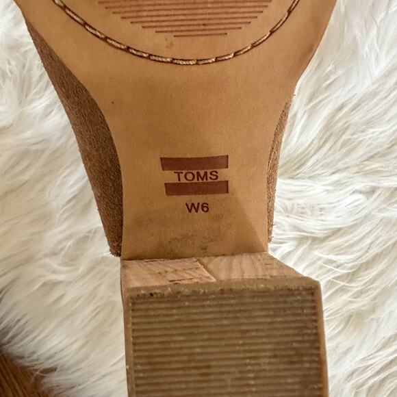 TOMS Eba Suede Sandals Toffee Tassle Heels Womens 6 - Picture 3 of 5